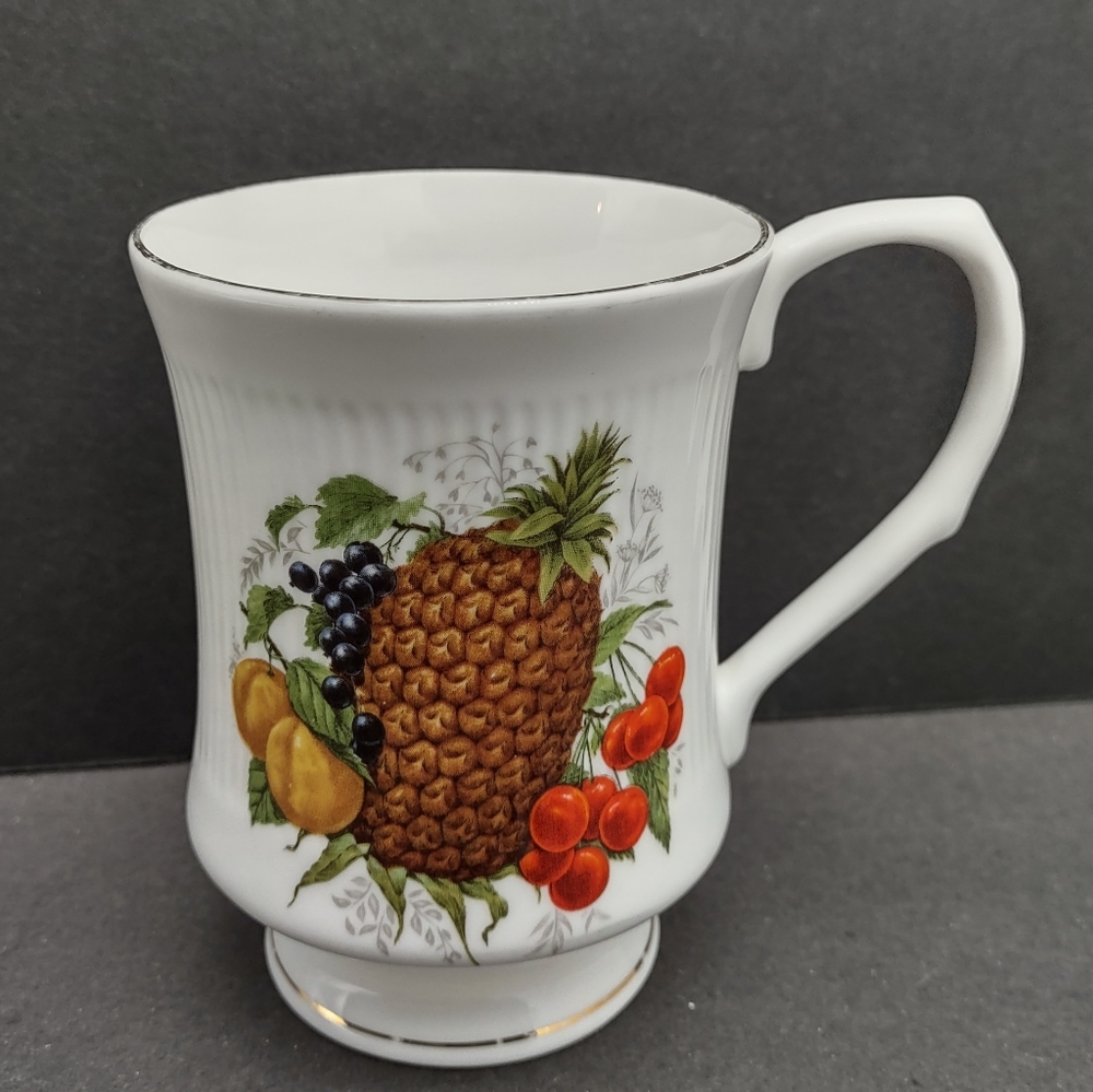 Pineapple Fruit Pedestal Mug with gold filigree by Tienshan